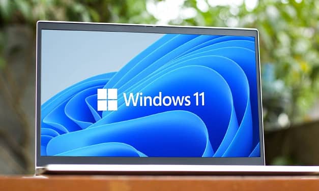 كيفية الحصول على شريط مهام شفاف على Windows 11